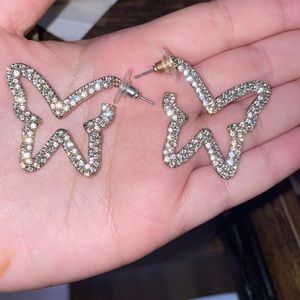 butterfly earrings super cute and stylish 10 out of 10 recommend.